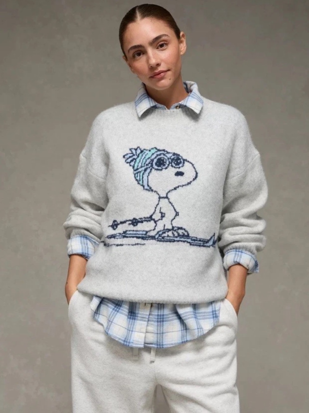 American Eagle Skiing Snoopy Peanuts Knit Sweater Womens XL Light Gray Oversized